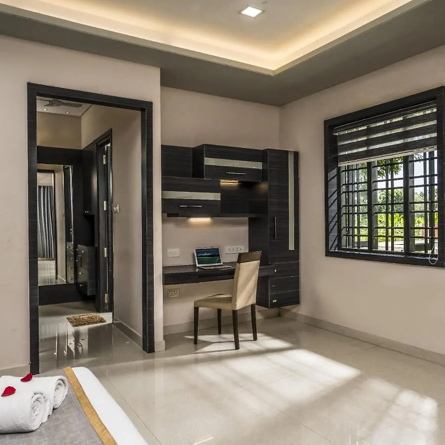 לינה וארוחת בוקר Kochi Nadhiyoram River Retreat