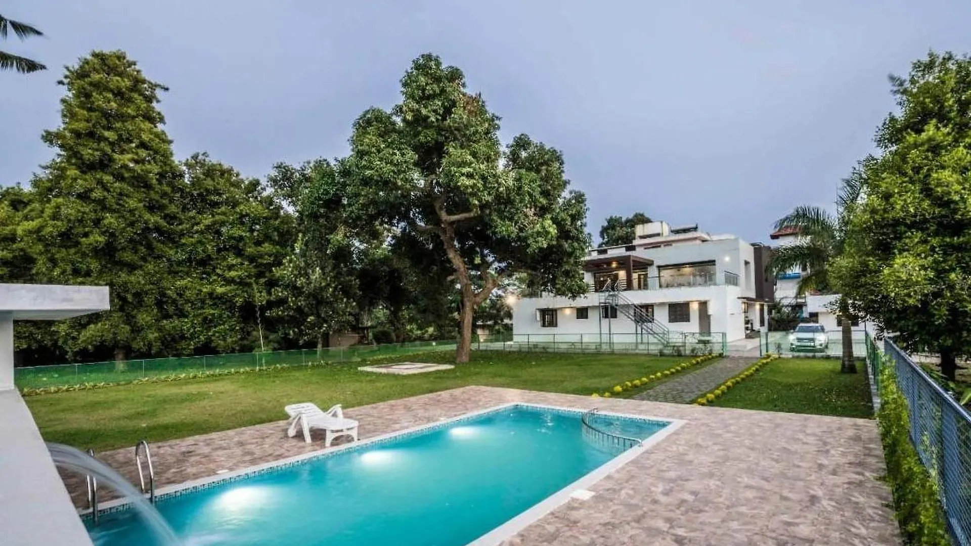 Kochi Nadhiyoram River Retreat לינה וארוחת בוקר
